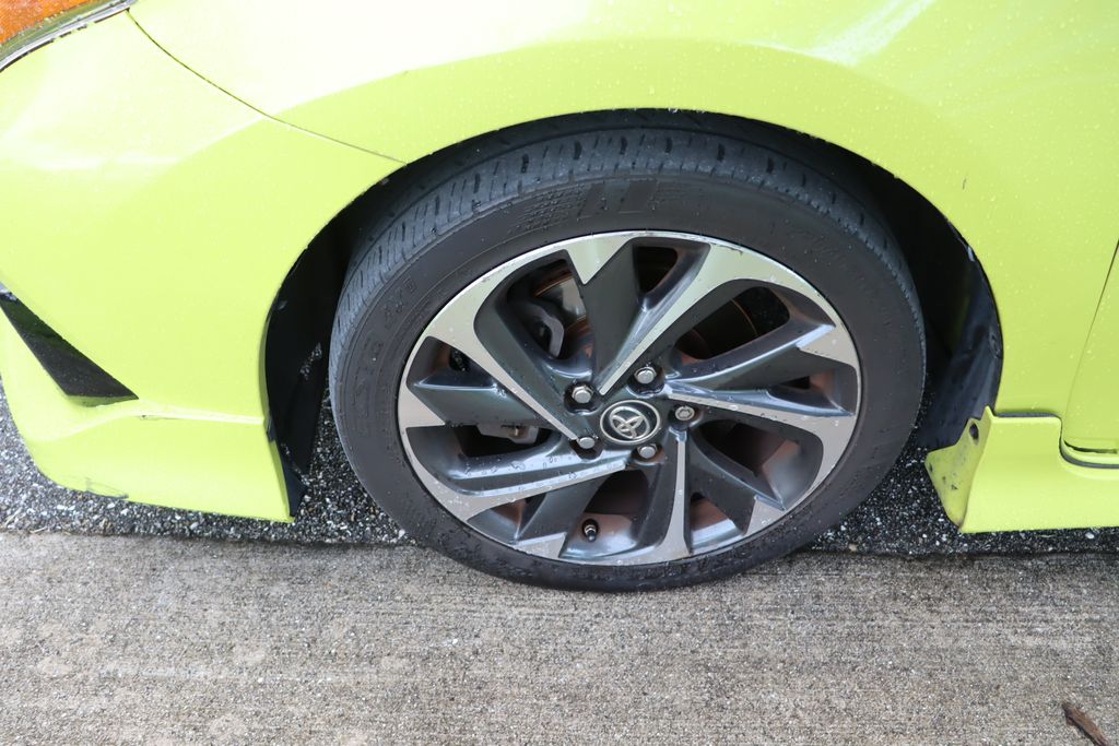 2017 Toyota Corolla iM Base 4