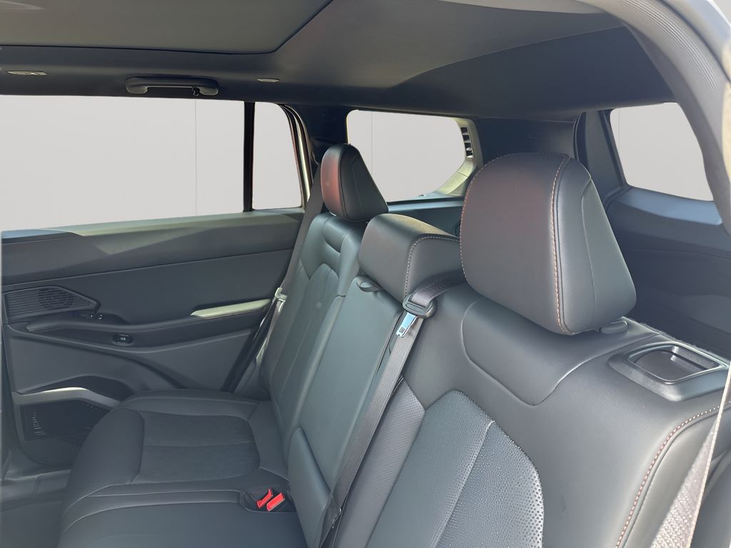 New 2026 White/off-white Jeep Overland image 19