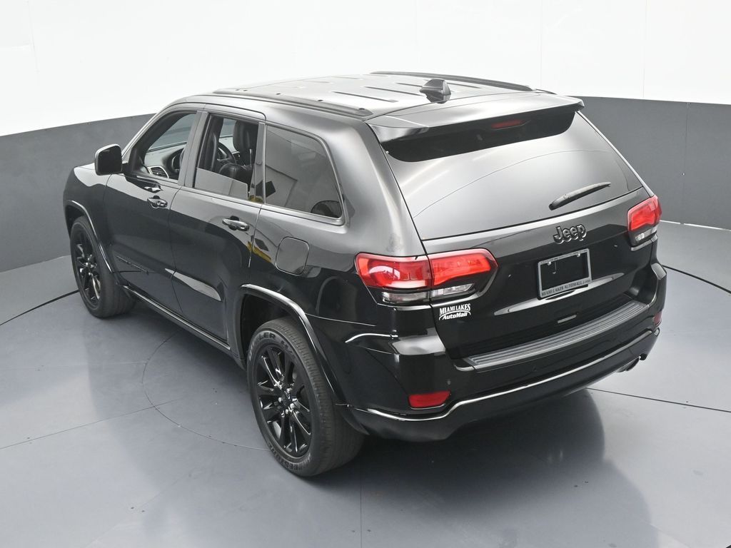 Used 2020 Diamond Black Crystal Pearlcoat Jeep Altitude image 50