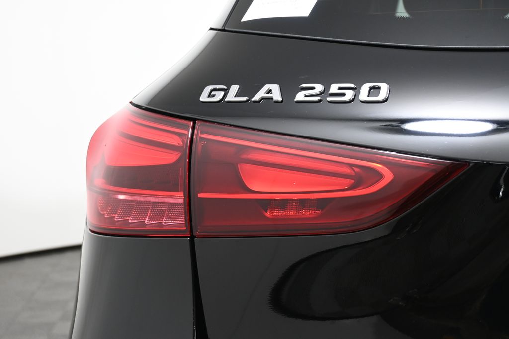 Thumbnail: 2026 Mercedes-Benz GLA - 12