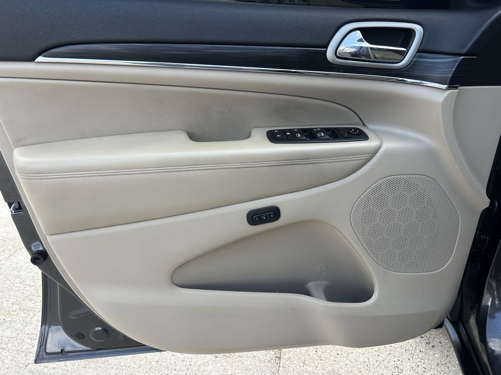 2021 Jeep Grand Cherokee Limited Gray at DeMontrond Auto Country