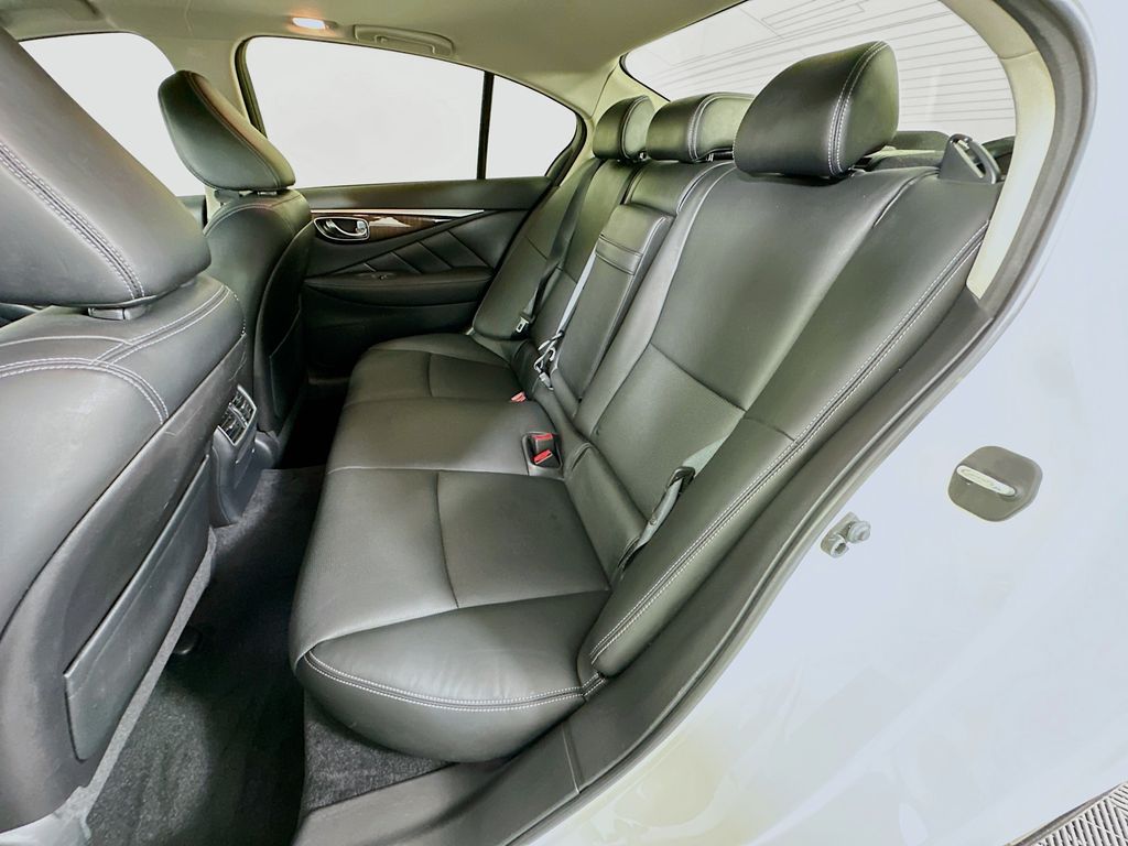 Thumbnail: 2015 INFINITI Q50 - 25