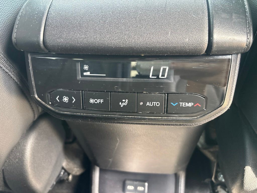 Used 2025 Toyota Highlander SUV