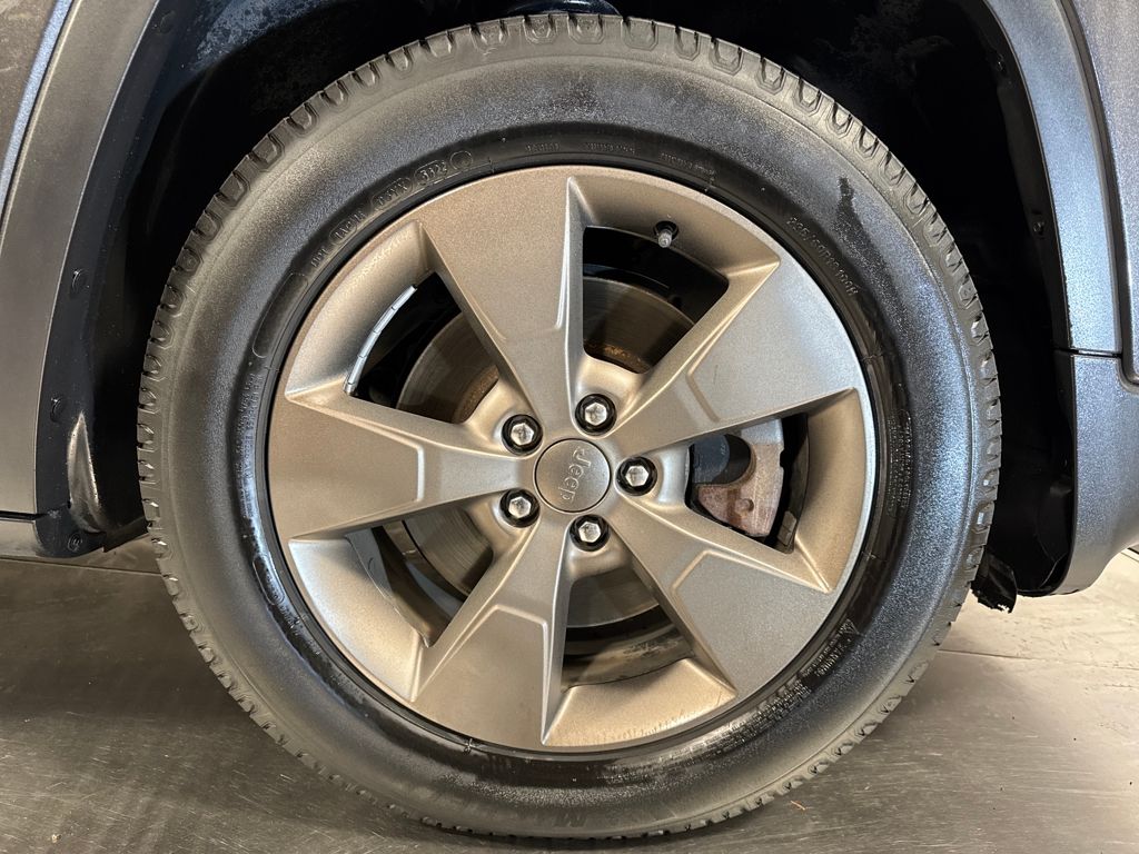 used 2017 Jeep Cherokee car, priced at $12,781