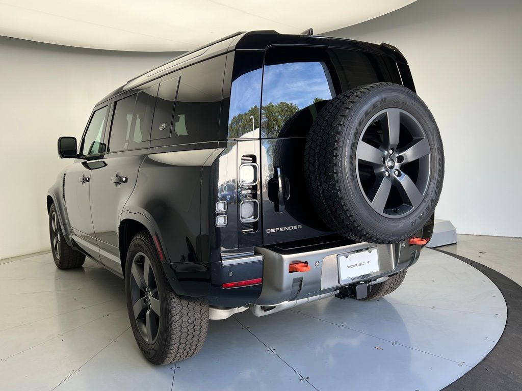 Thumbnail: 2021 Land Rover Defender - 3