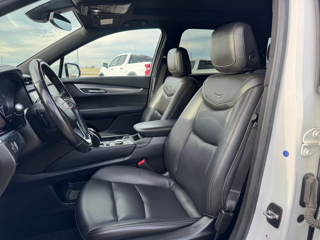2023 Cadillac XT6 Luxury White at Monument Chevrolet