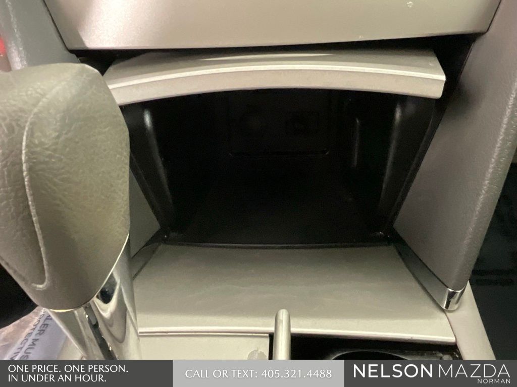 Used 2008 Silver Toyota LE image 36