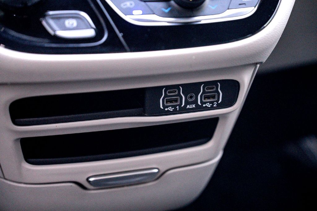 Used Car 2023 Chrysler Pacifica  Touring L For Sale Under $30,000 In Taylor, Texas