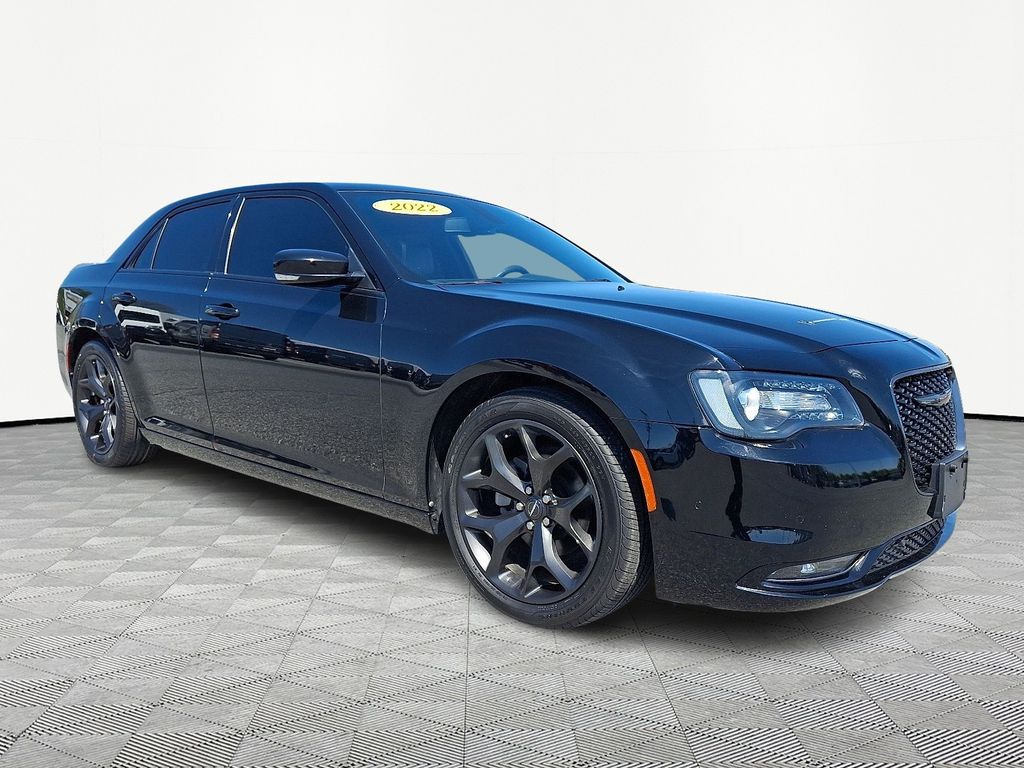 2022 Chrysler 300 — photo 1