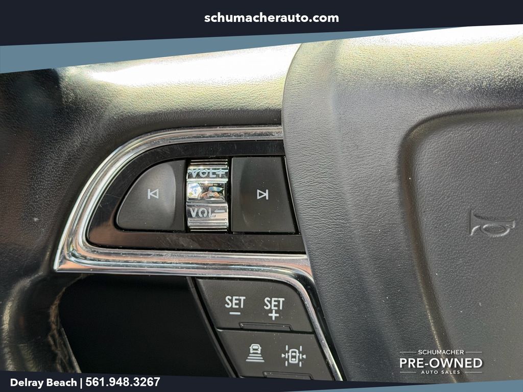 used 2022 Lincoln Navigator car, priced at $51,167