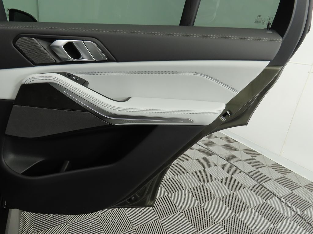 Thumbnail: 2026 BMW X5 - 27