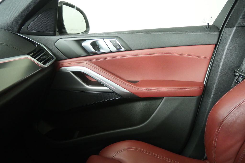 Thumbnail: 2022 BMW X6 - 23
