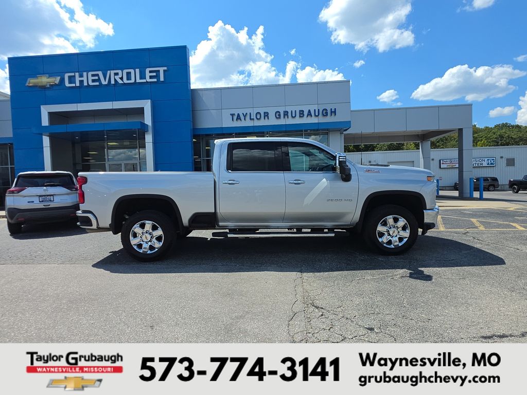 Silver Ice Metallic 2023 Chevrolet Silverado 3500HD Pickup Truck Four-Wheel Drive 6-Speed Automatic