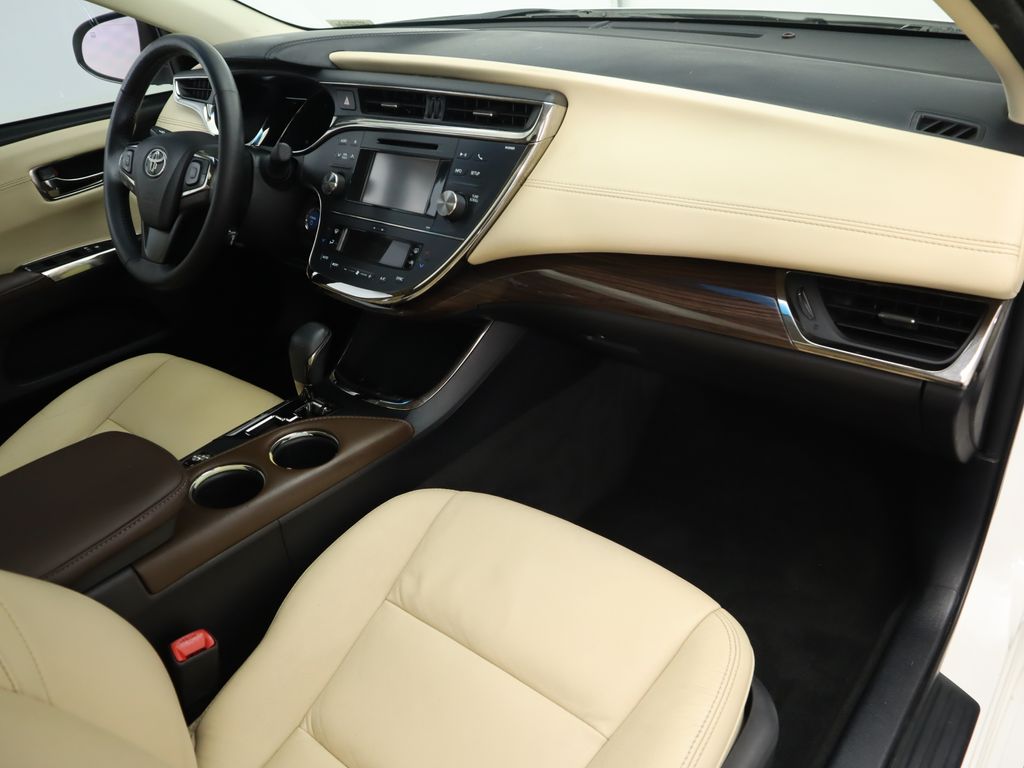 2014 Toyota Avalon XLE 17
