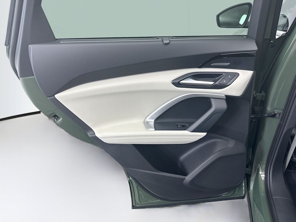 Thumbnail: 2025 Audi Q5 - 25