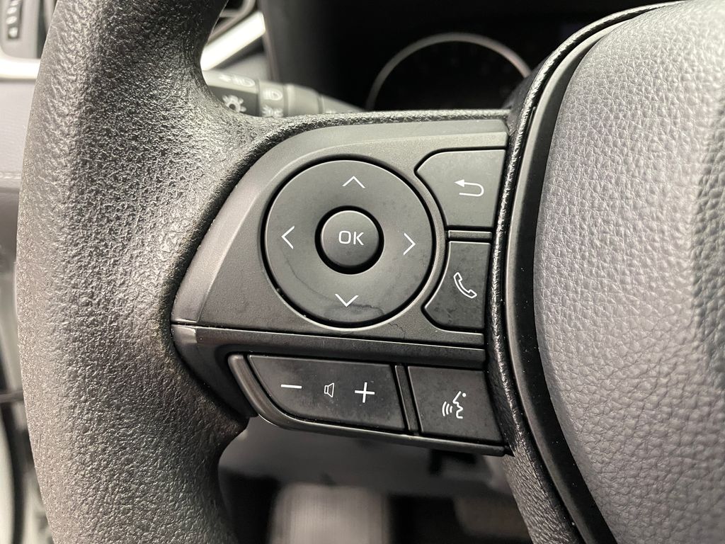 2021 Toyota RAV4 XLE 22