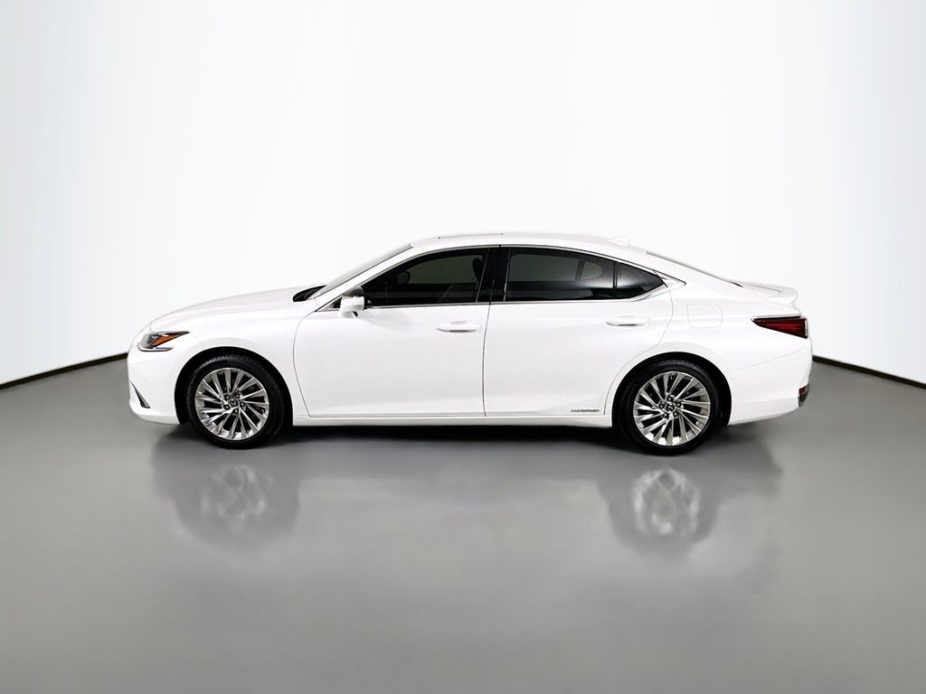 Thumbnail: 2021 Lexus ES - 8