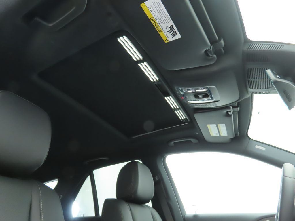 Thumbnail: 2026 Mercedes-Benz GLE - 18