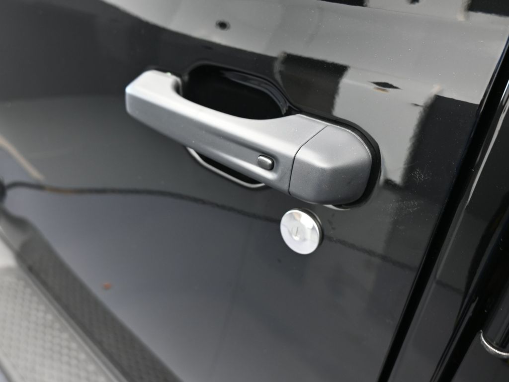 Used 2025 Black Clearcoat Jeep High Tide image 30