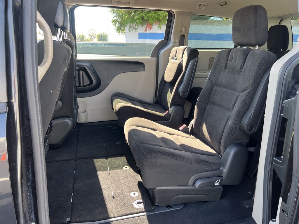 Thumbnail: 2016 Dodge Grand Caravan - 20