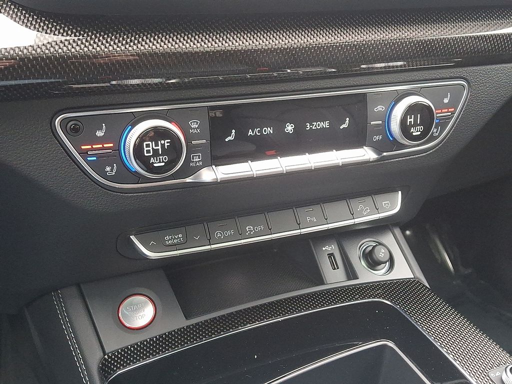 Thumbnail: 2025 Audi SQ5 - 16