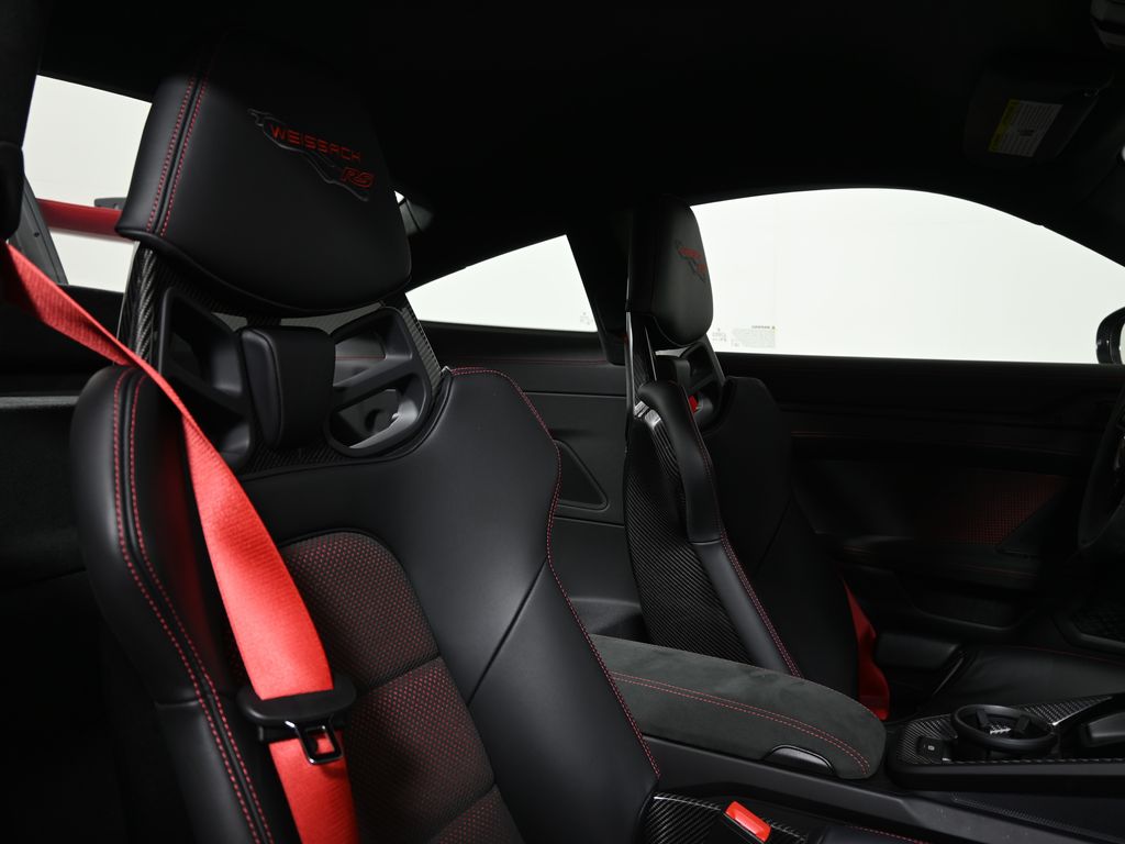 Thumbnail: 2025 Porsche 911 - 32