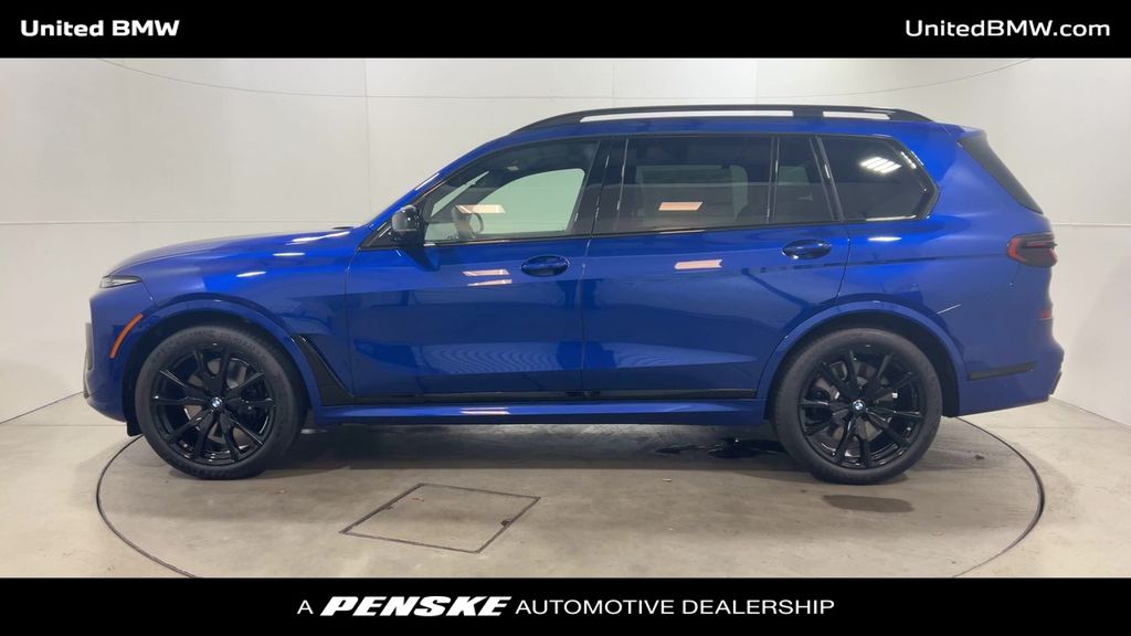 2025 BMW X7 M60i 5