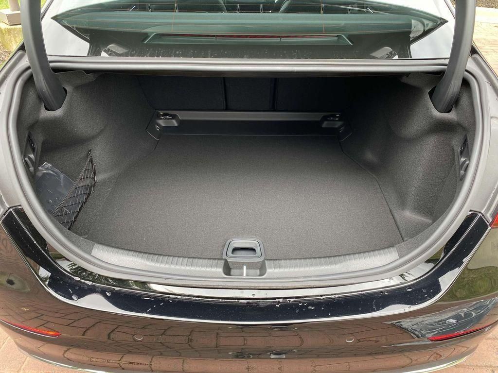 Thumbnail: 2024 Mercedes-Benz C-Class - 8