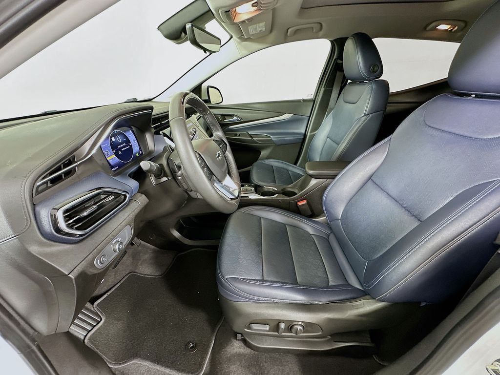 Thumbnail: 2022 Chevrolet Bolt EV - 22