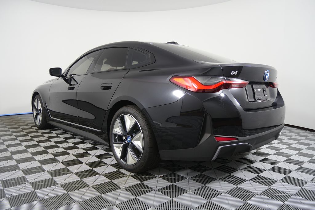 Thumbnail: 2023 BMW i4 - 5