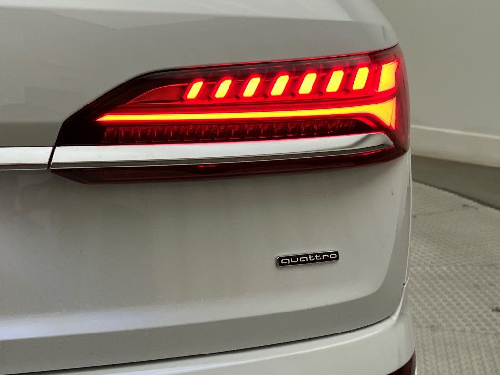 Thumbnail: 2025 Audi Q7 - 9