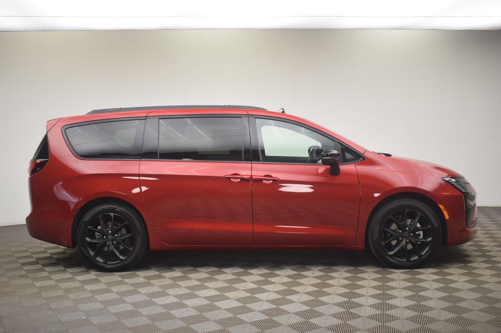 new 2027 Chrysler Pacifica car, priced at $52,162