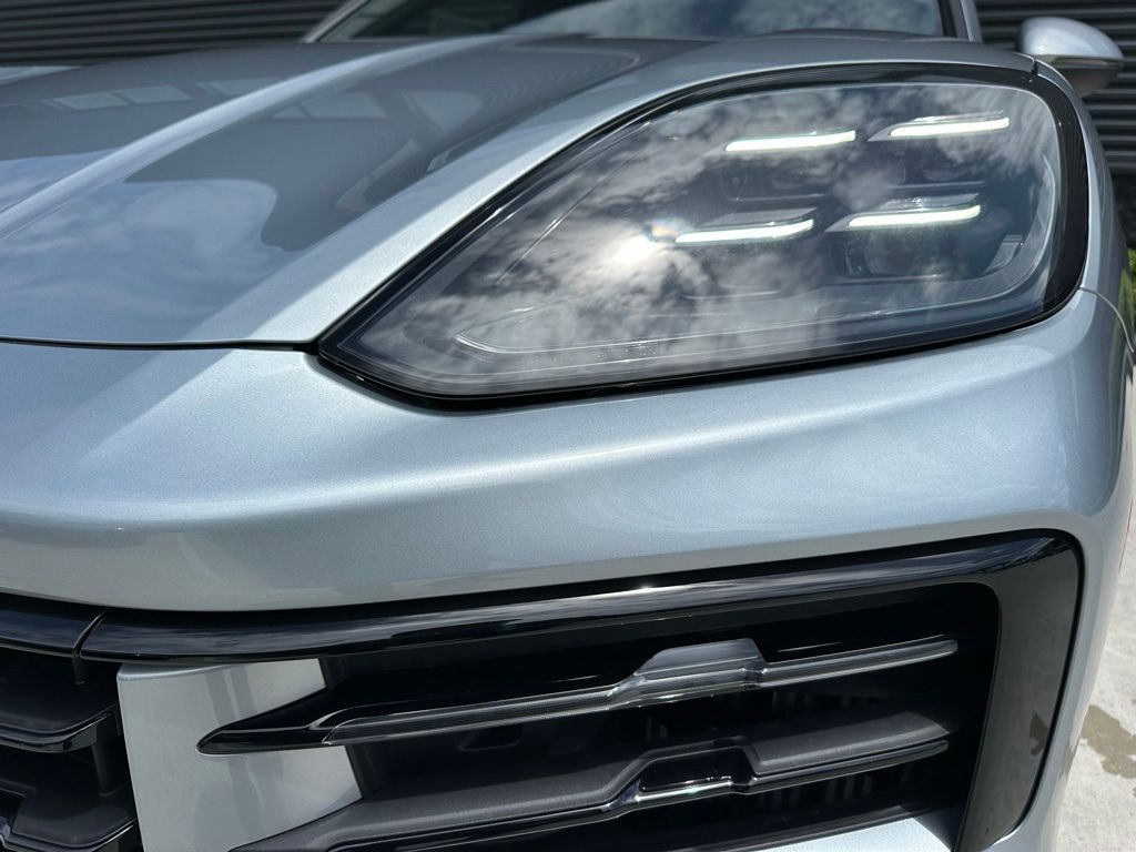 Thumbnail: 2026 Porsche Cayenne - 9