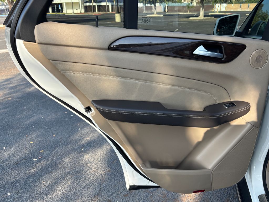 Thumbnail: 2014 Mercedes-Benz M-Class - 29