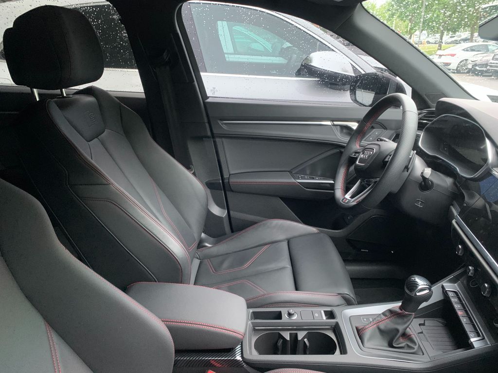 Thumbnail: 2025 Audi Q3 - 4