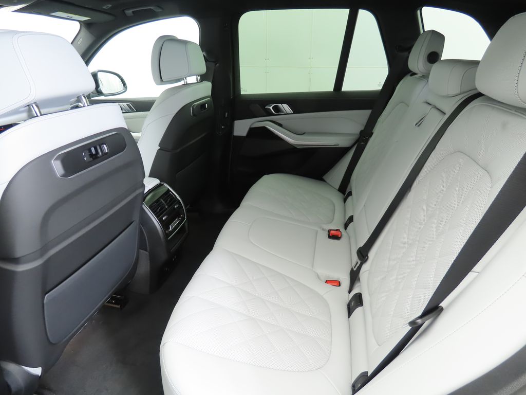 Thumbnail: 2026 BMW X5 - 22