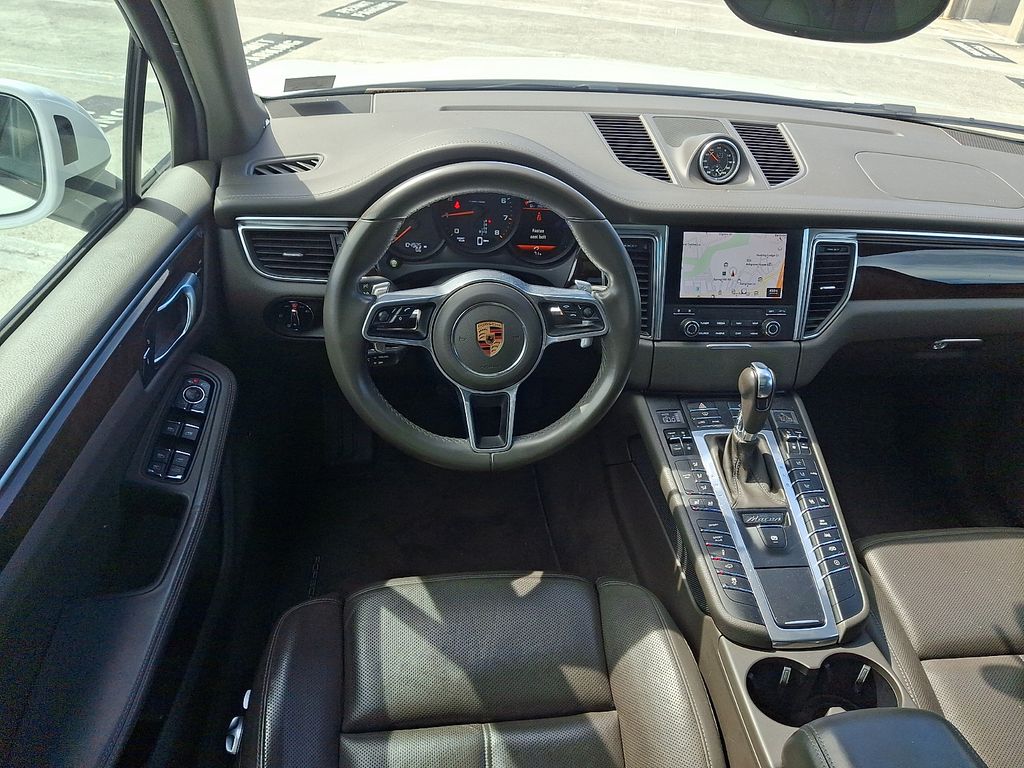 Thumbnail: 2018 Porsche Macan - 13