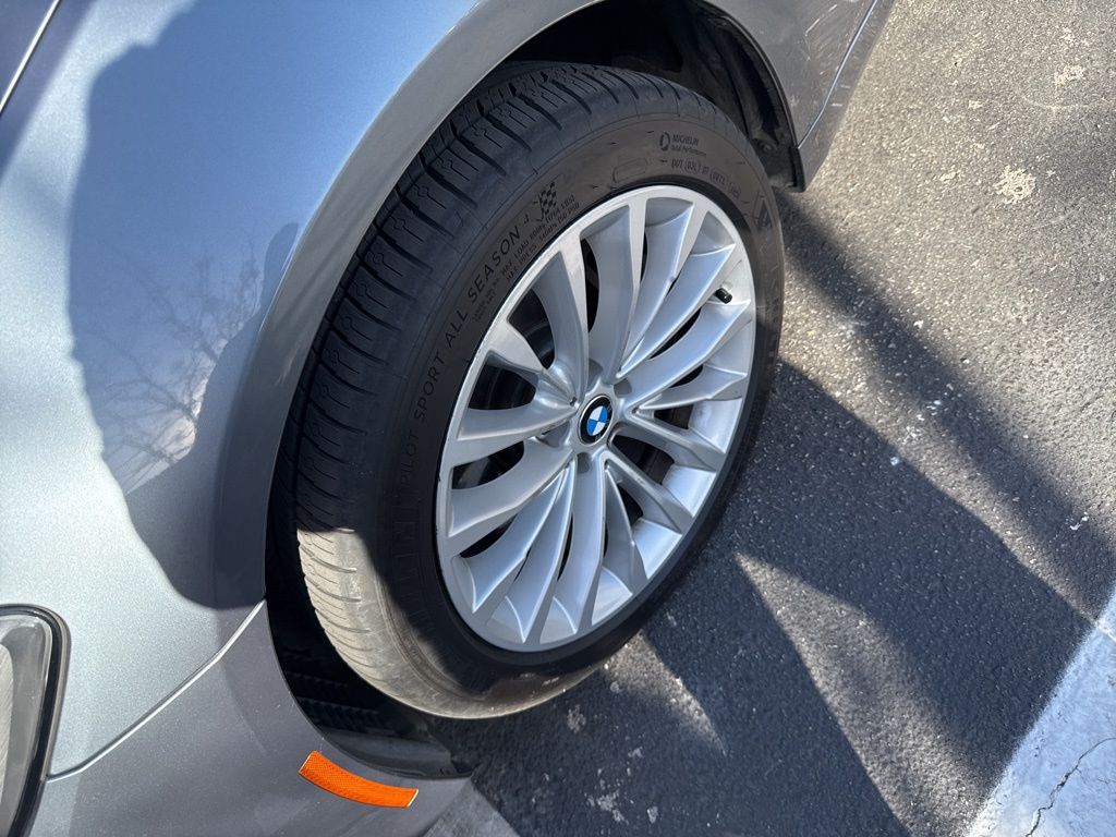 Thumbnail: 2021 BMW 5 Series - 8