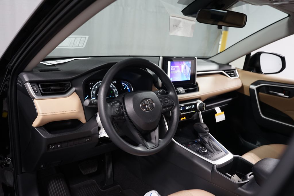 Thumbnail: 2025 Toyota RAV4 - 11