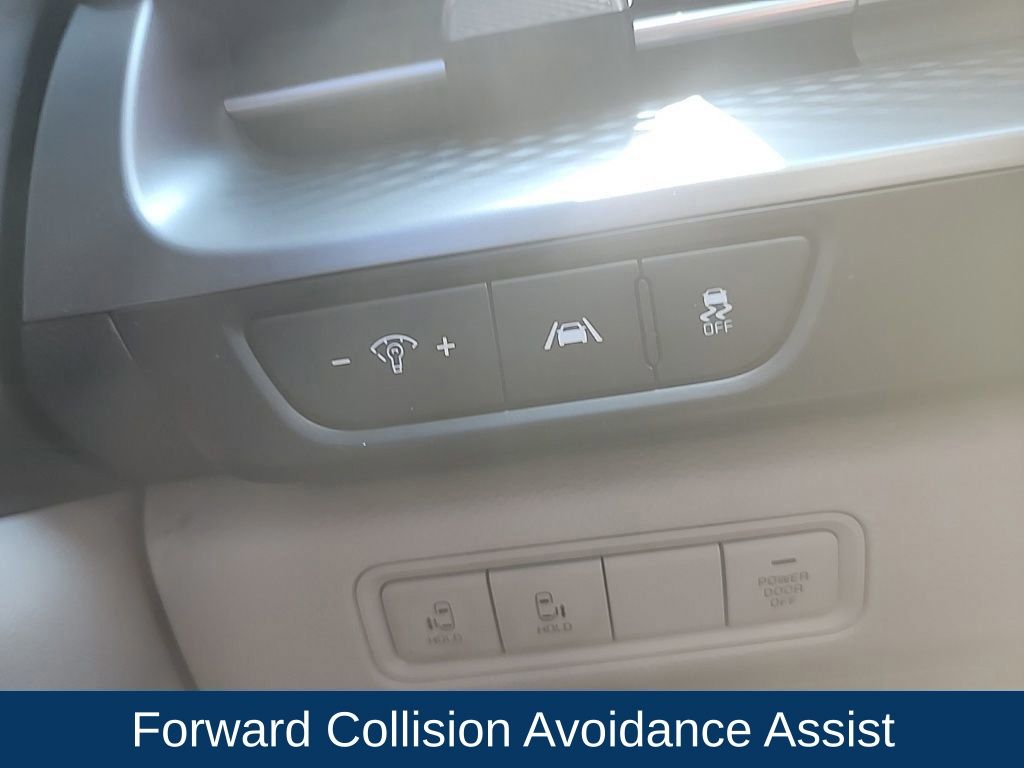 2022 Kia Carnival LX