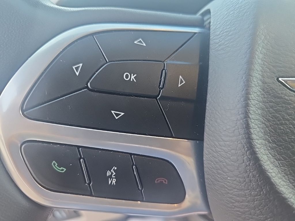 Used 2023 Chrysler Pacifica Van