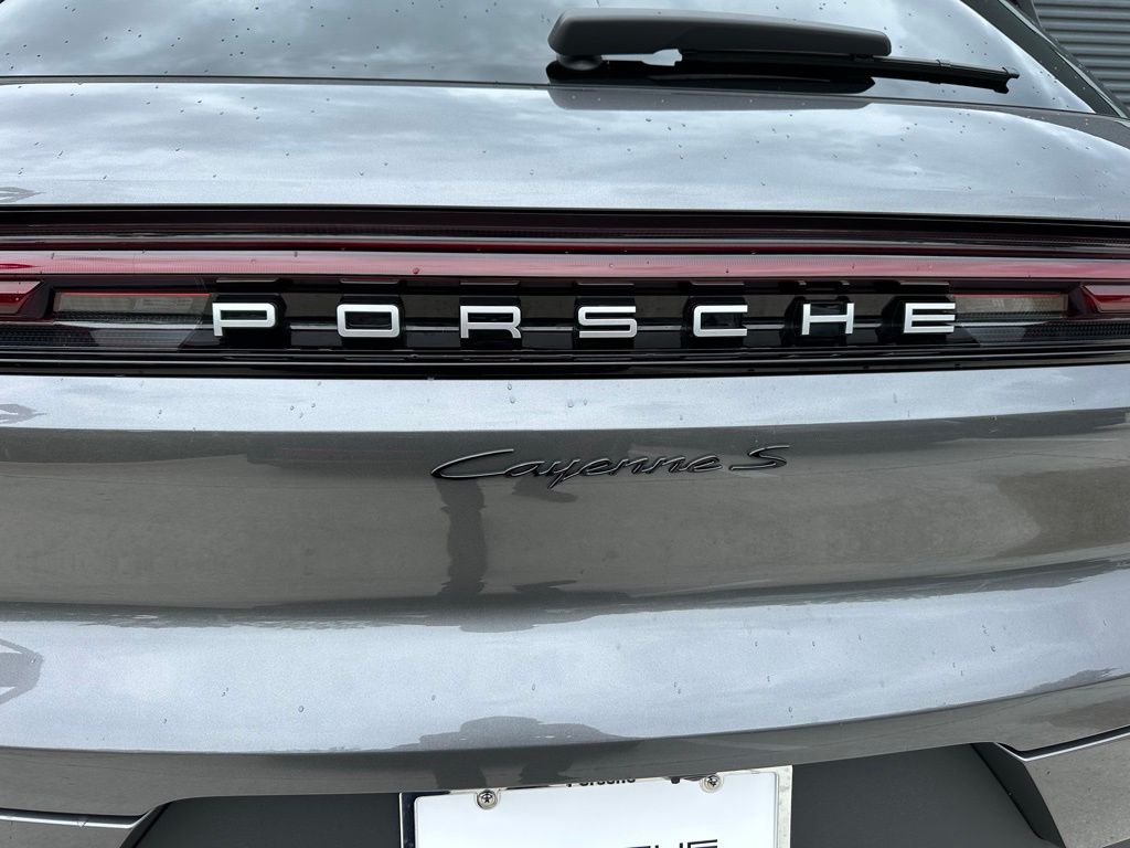 Thumbnail: 2025 Porsche Cayenne - 14