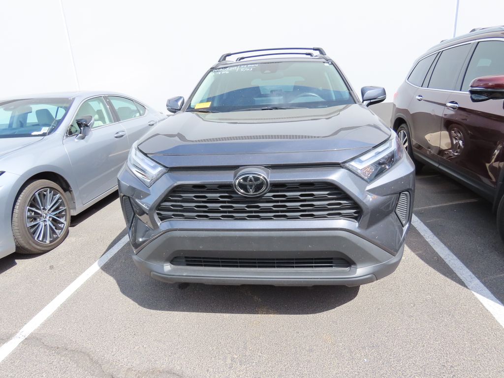 2023 Toyota RAV4 XLE 2