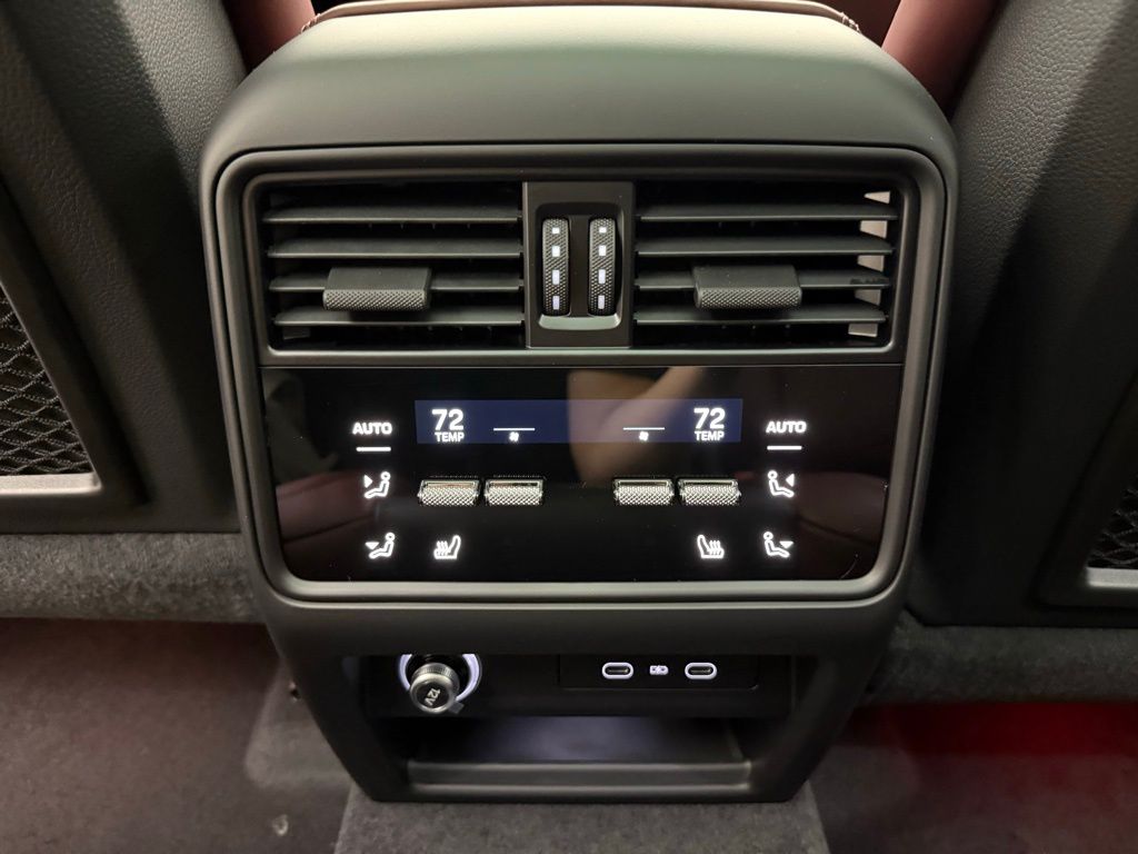 Thumbnail: 2026 Porsche Cayenne - 25