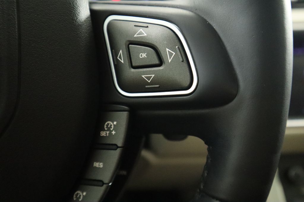 2014 Land Rover Range Rover Evoque Prestige 12