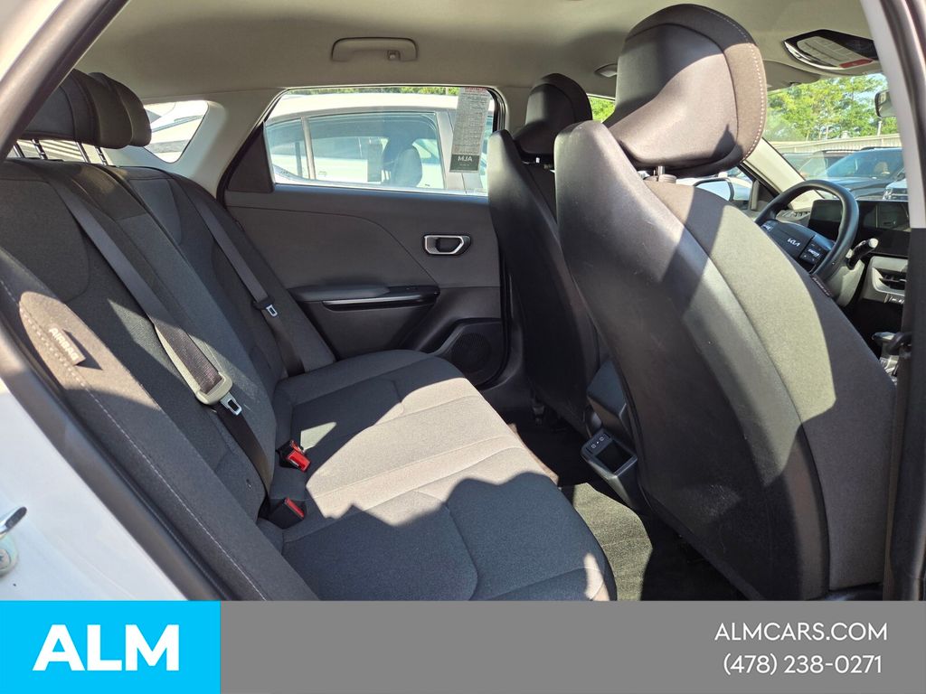 Used 2025 White Kia LXS image 13