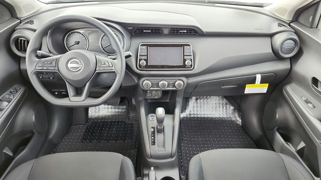 2025 Nissan Kicks Play