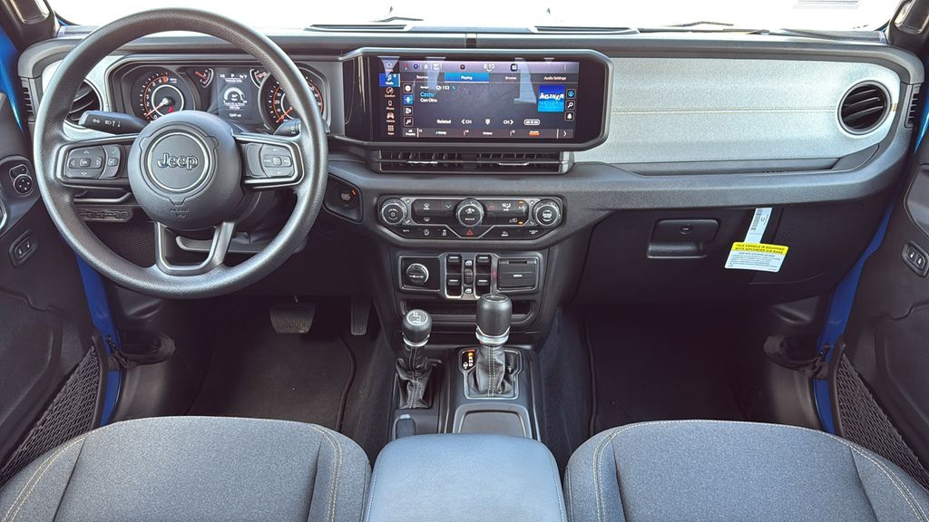 2025 Jeep Gladiator Nighthawk - Photo 16