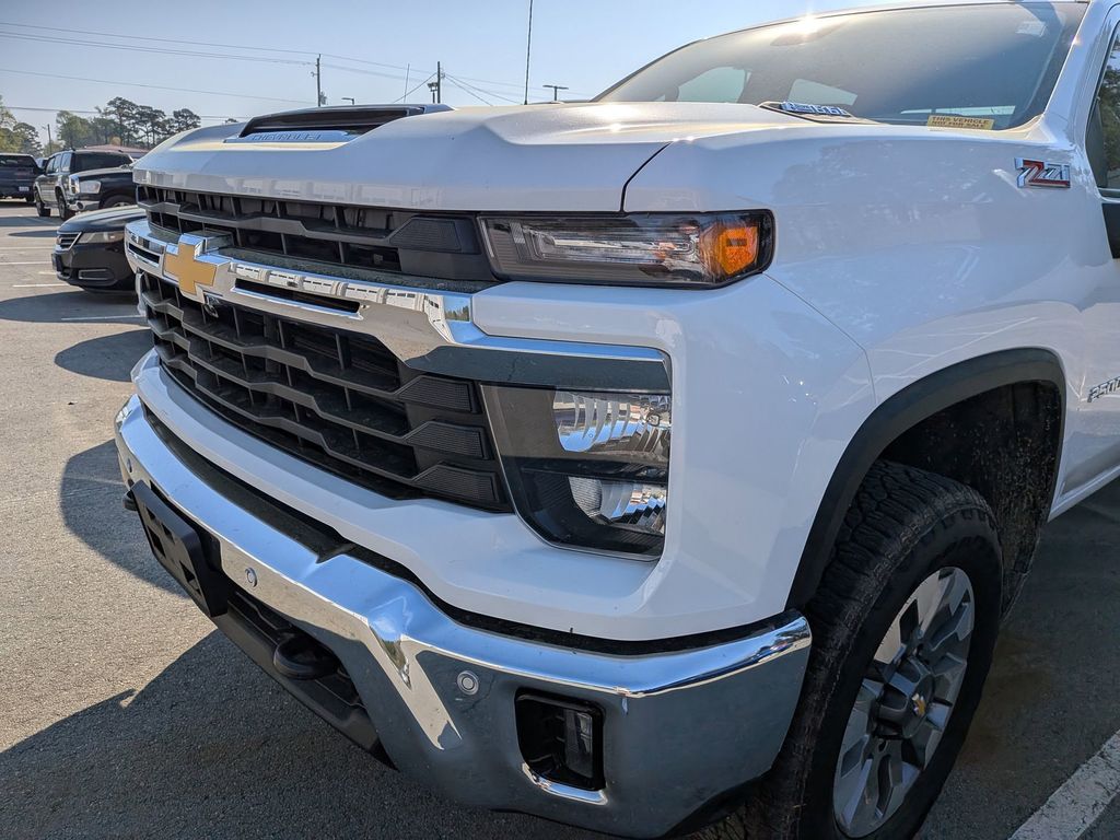 2025 Chevrolet Silverado 2500HD LT Crew Cab 4WD