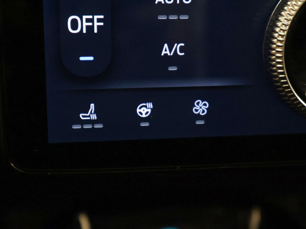 Used 2024 Black Ford Select image 50